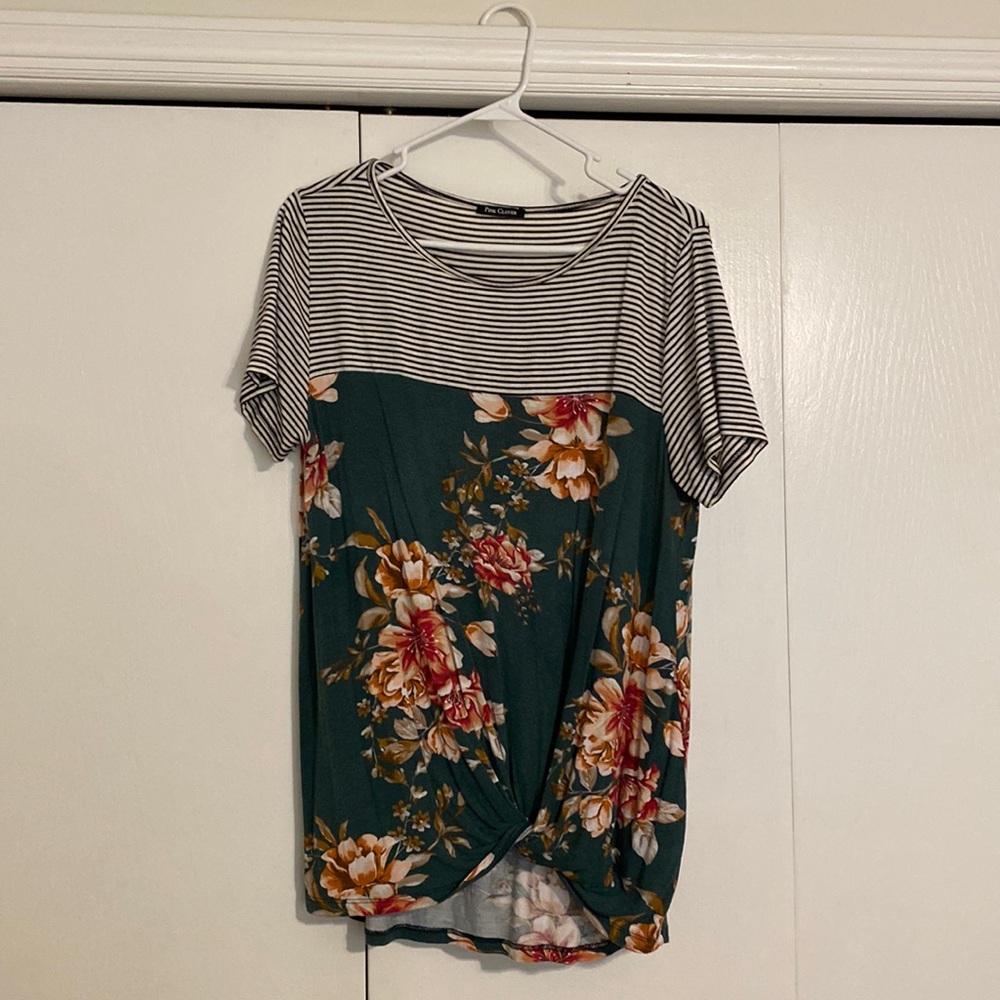 Pink Clover Pallas Short sleeve knot front Knit top